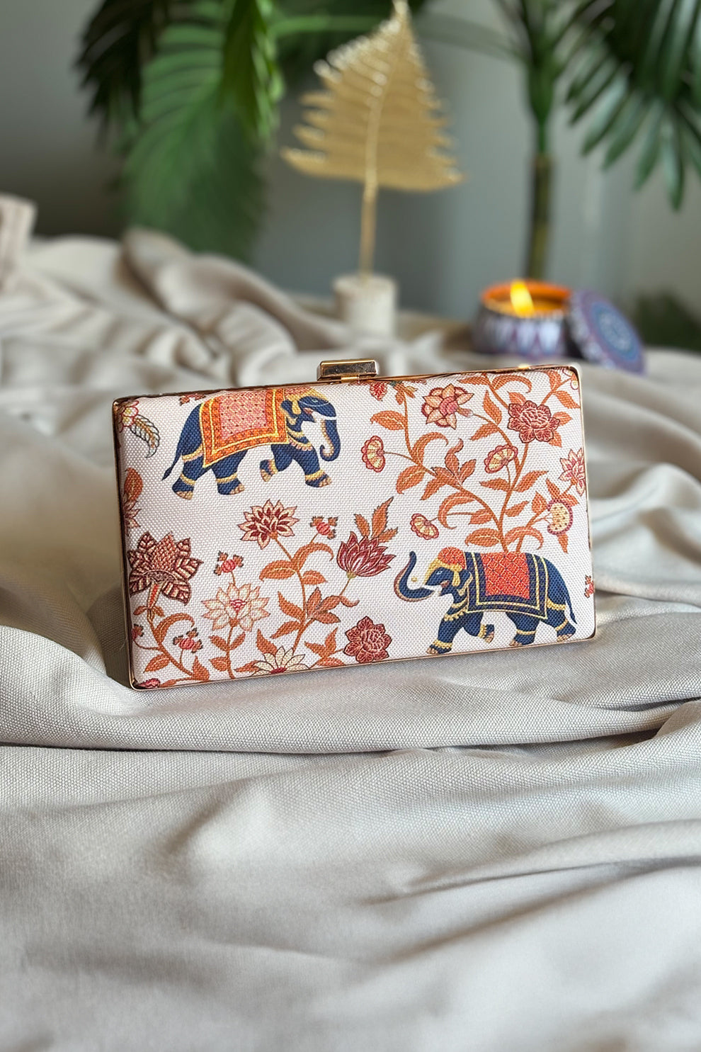 Fineur Royal Art Canvas Box Clutch with Detachable Chain