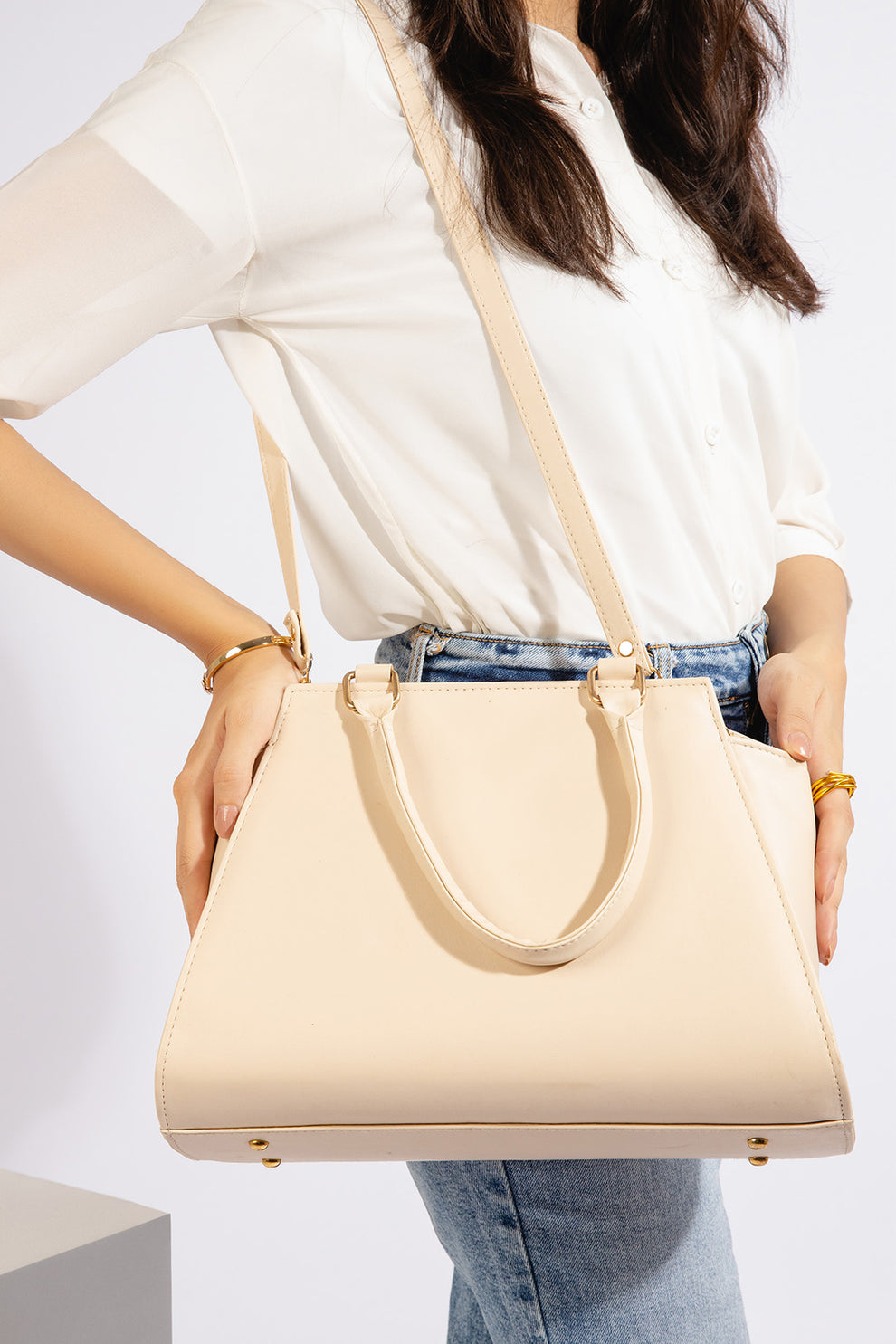 Culture Shoulder Tote Decent Beige
