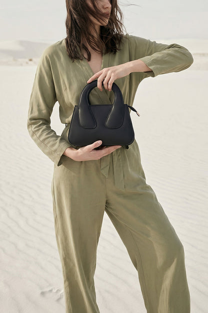 Culture Handbag Crest - Black