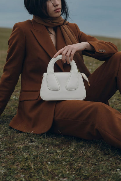 Culture Handbag Crest - White
