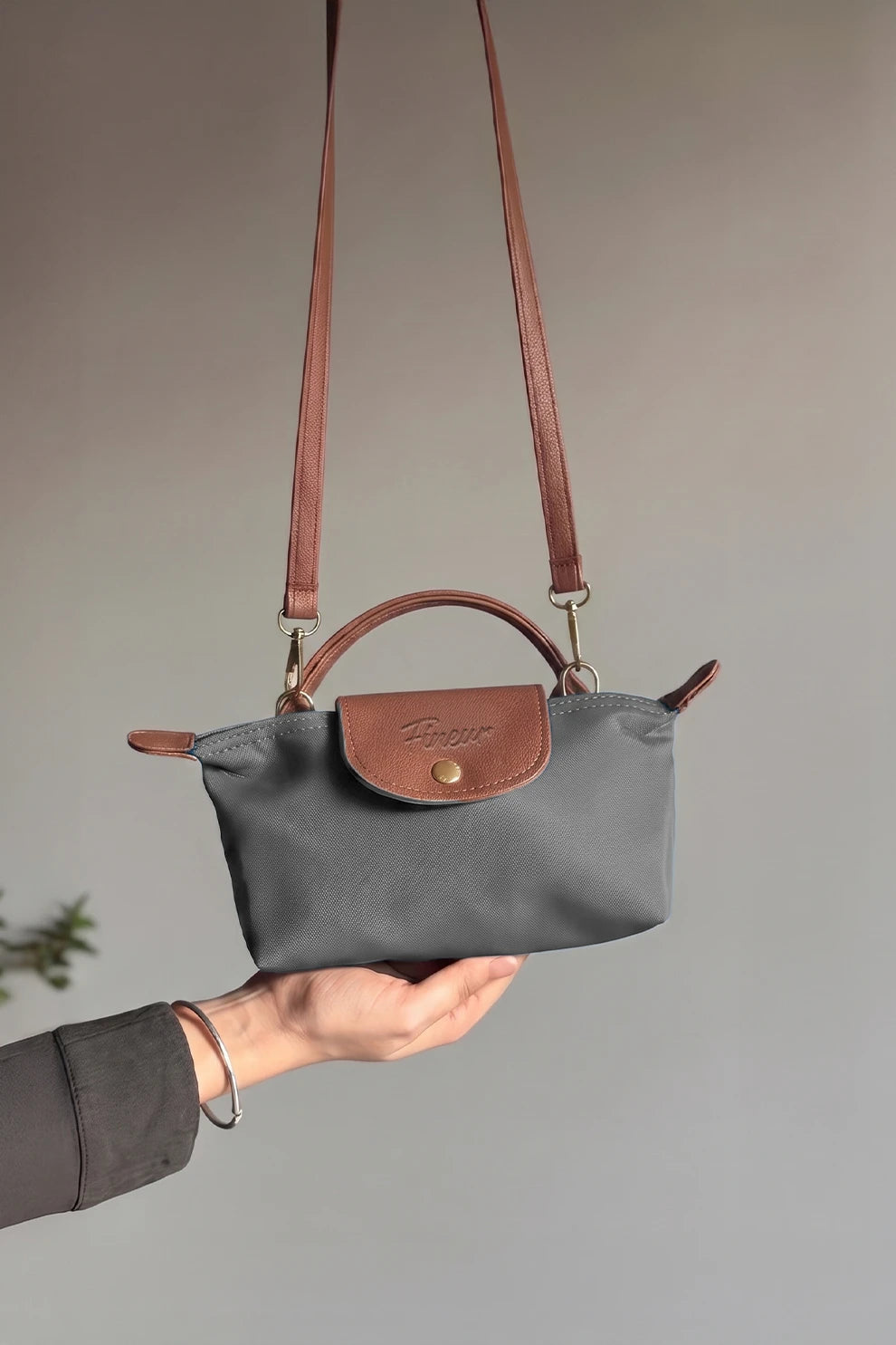 Culture Crossbody Champ - Grey