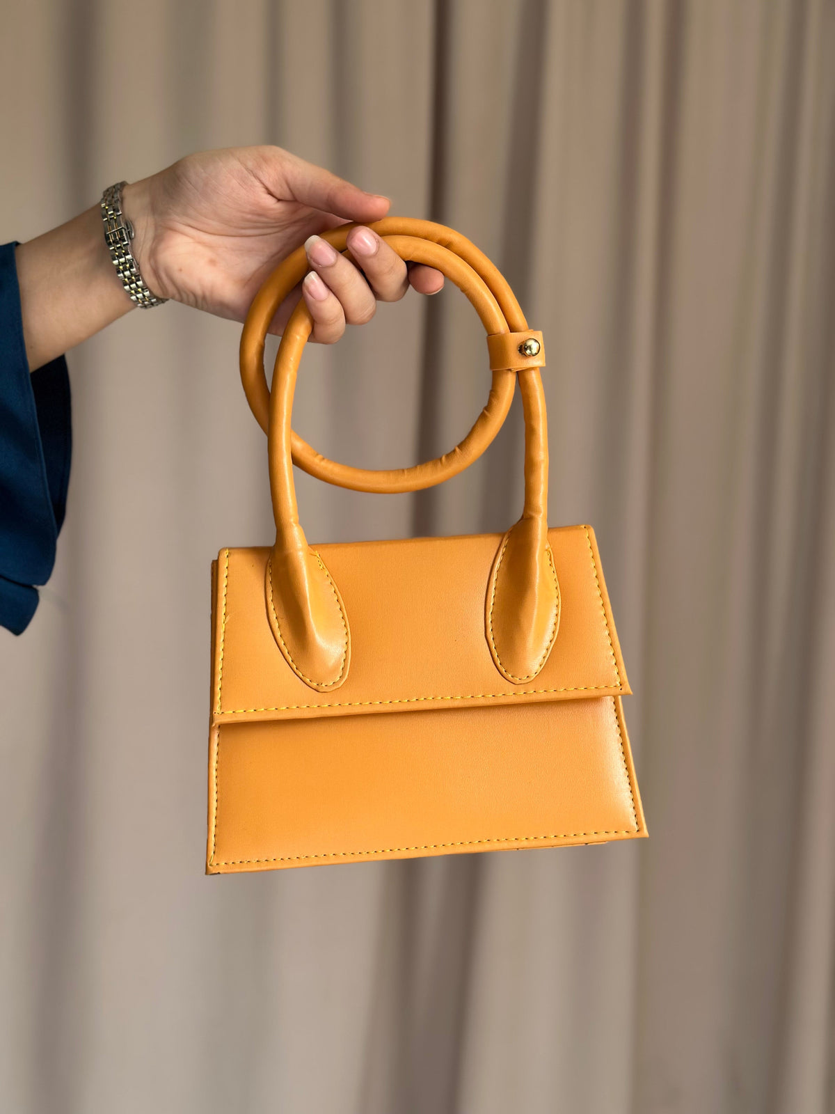 Culture HandBag Jacqumues - Yellow Gold