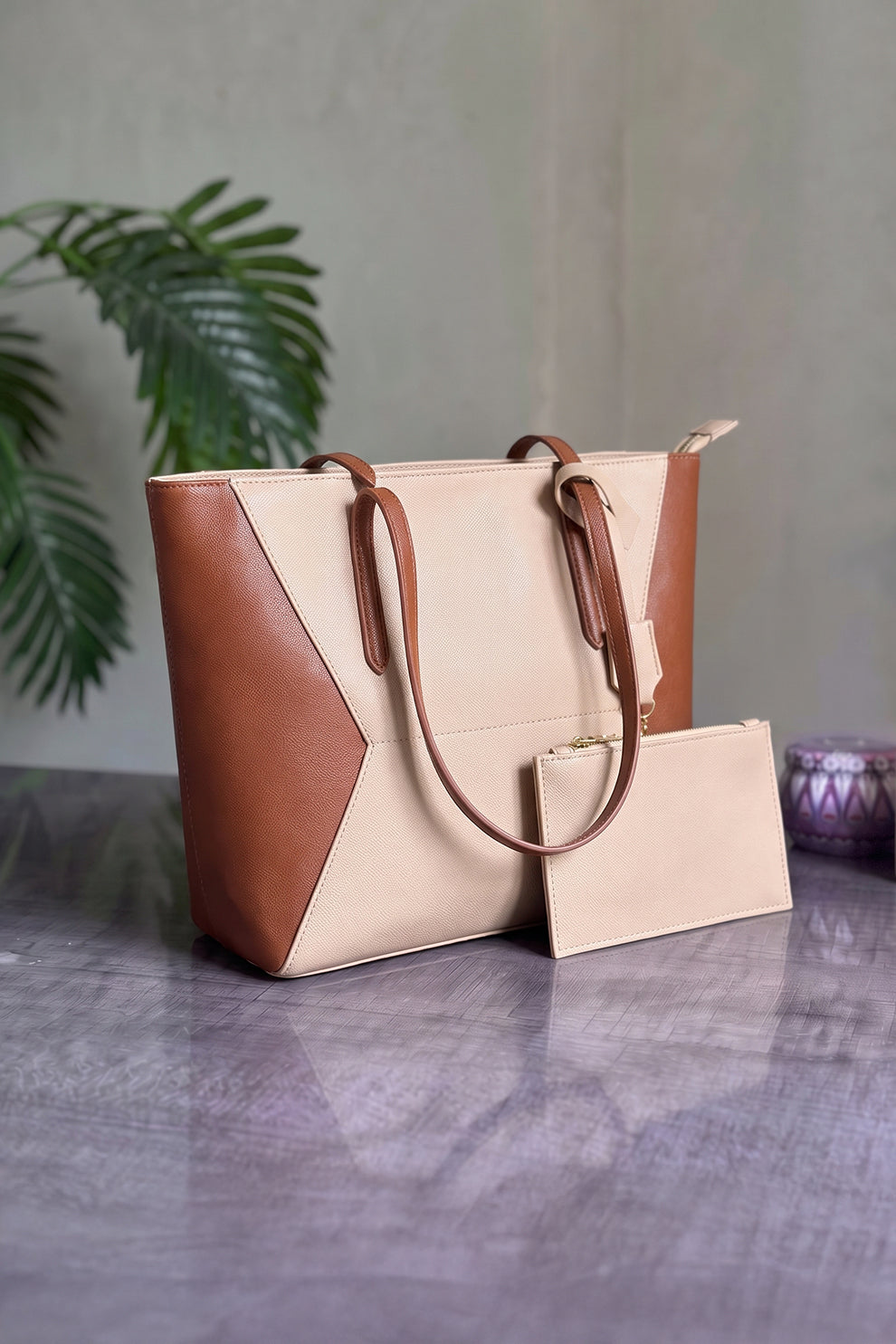 CULTURE TOTE SIGNATURE-BROWN