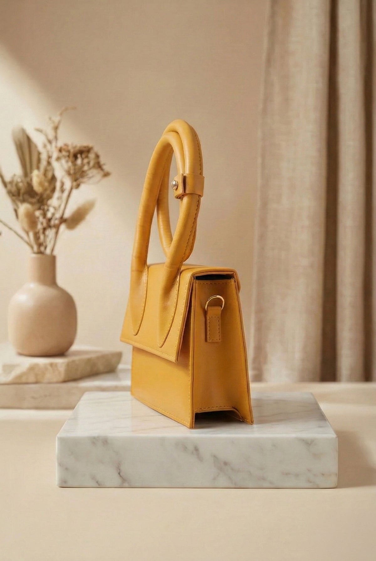 Culture HandBag Jacqumues - Yellow Gold