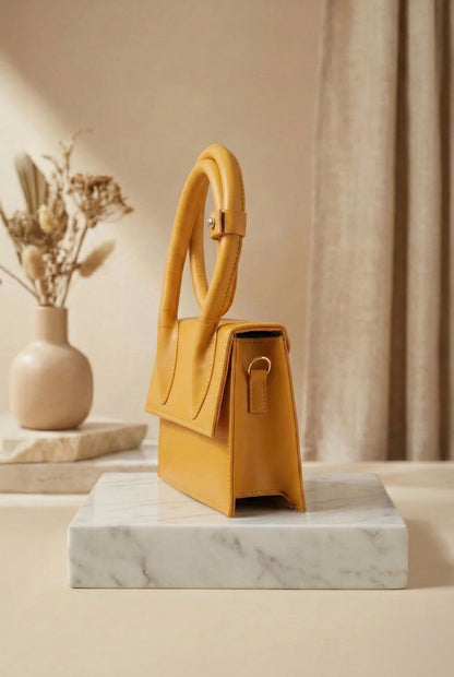 Culture HandBag Jacqumues - Yellow Gold
